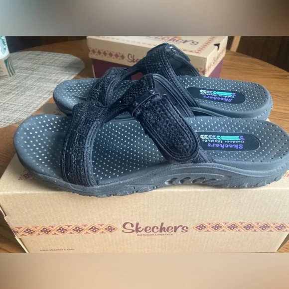 Like new Skechers Black Outdoor Sandals - Picture 5 of 11